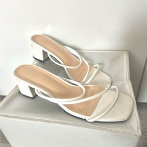 Block heel kitten heel